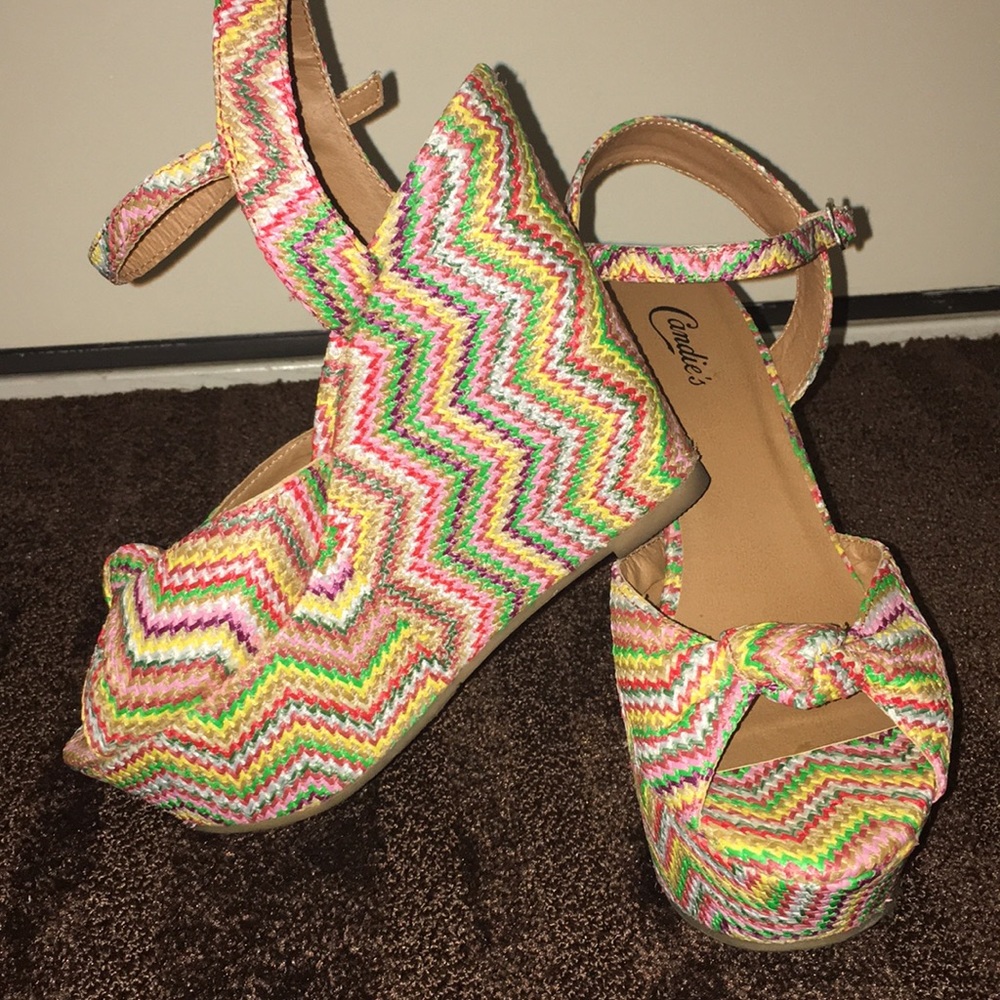 Candies zig zag design colorful wedges